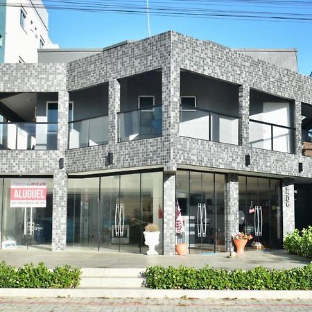 Residencial Melfi 3 Ap 6 Apartment บอมบินญัส ภายนอก รูปภาพ