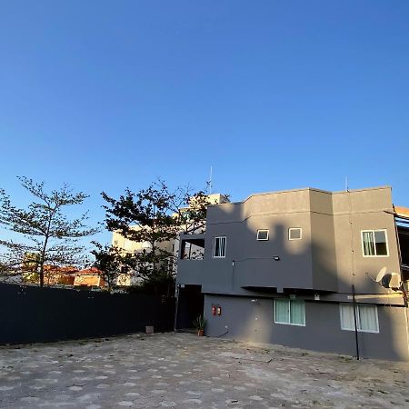 Residencial Melfi 3 Ap 6 Apartment บอมบินญัส ภายนอก รูปภาพ
