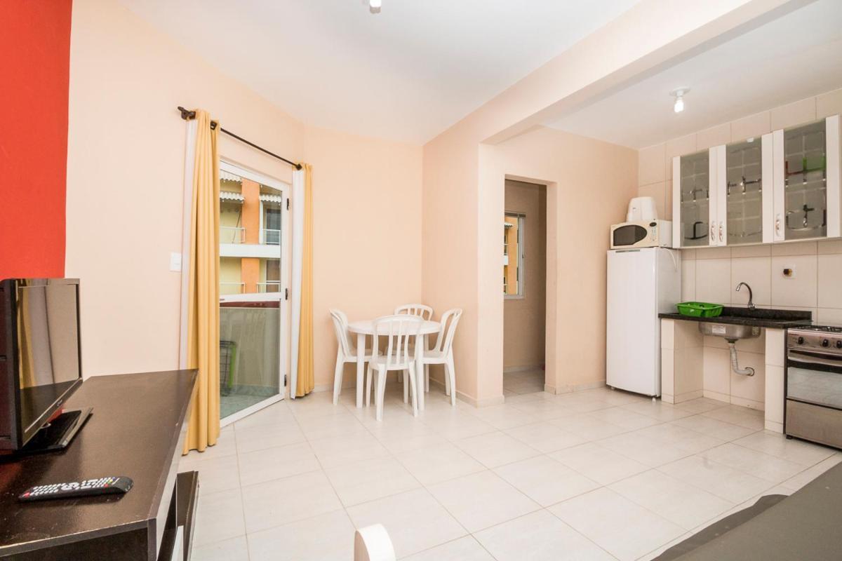 Residencial Melfi 3 Ap 6 Apartment บอมบินญัส ภายนอก รูปภาพ