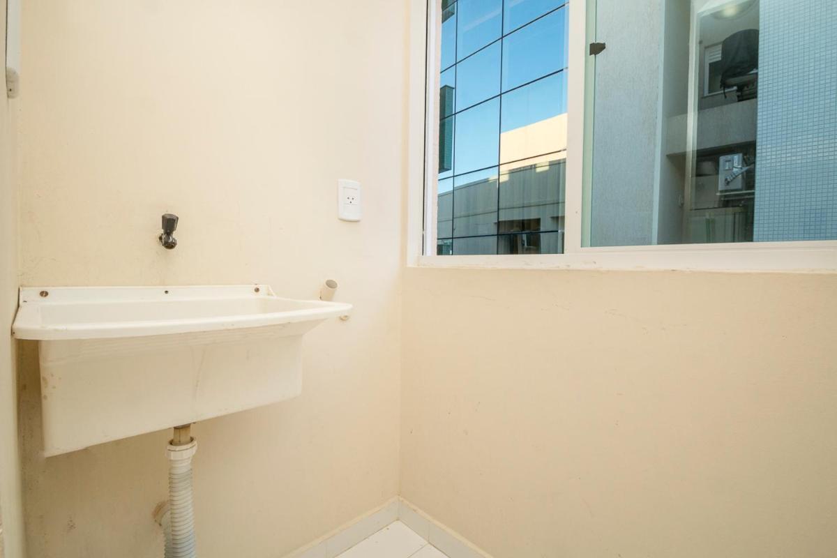 Residencial Melfi 3 Ap 6 Apartment บอมบินญัส ภายนอก รูปภาพ